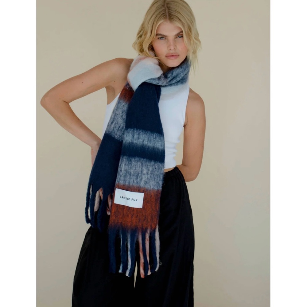 Artic Fox Midnight Summer Stockholm Scarf - Picture 5 of 5